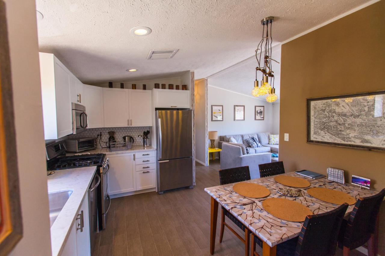 @ Marbella Lane - 10 Acres Oasis Desert Retreat! 조슈아 트리 외부 사진